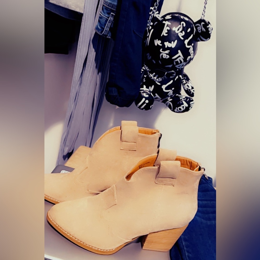 Beast sturdy bottom ankle length boots